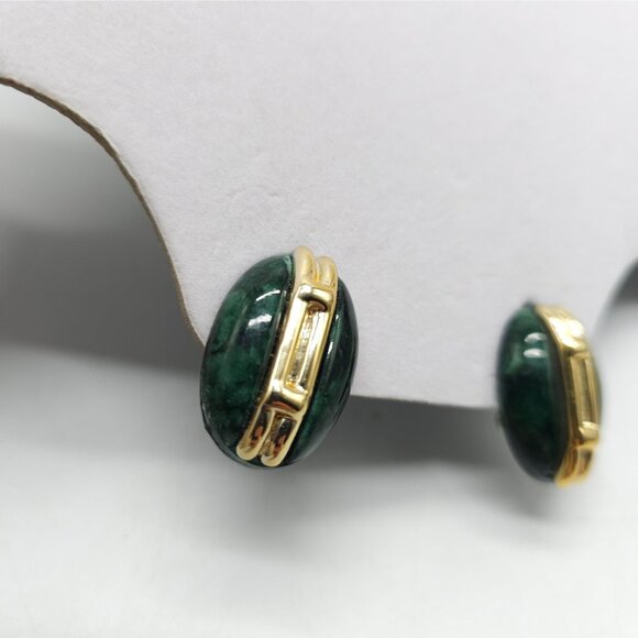 Vintage Green Acylic Gold-Tone Clip-On Earrings Oval Design 1980s - Picture 2 of 6